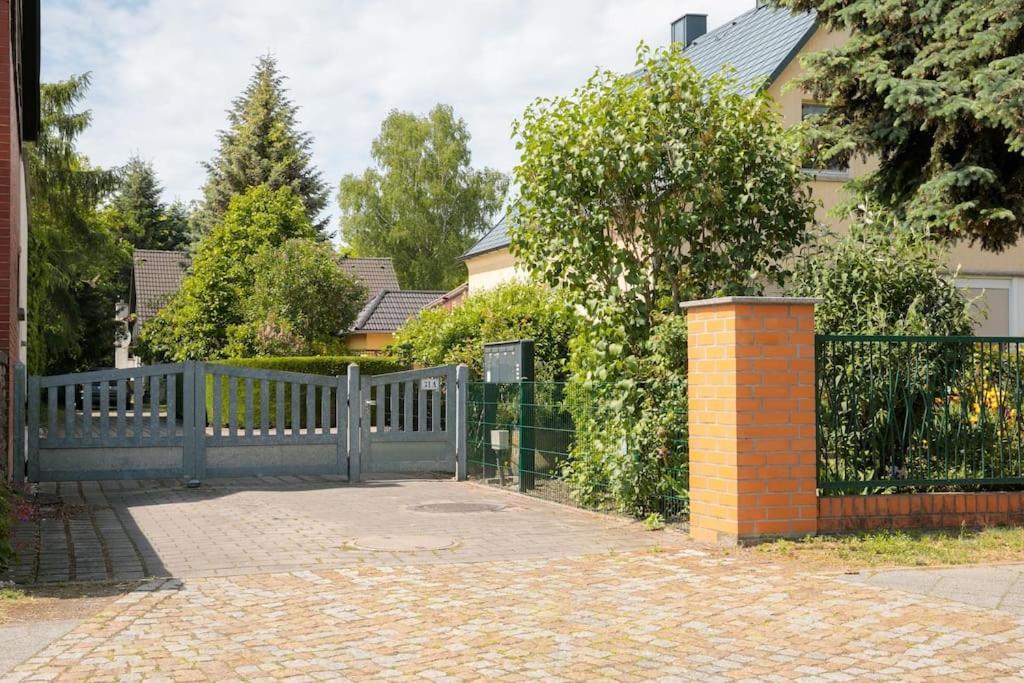 Charmantes Townhaus Mit Garten, W-Lan & Netflix 波茨坦 外观 照片